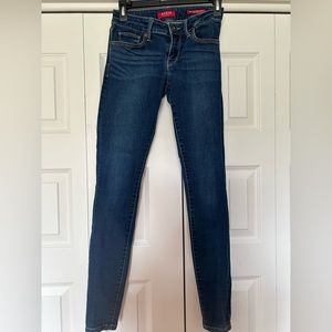 Guess medium rise curvy skinny jeans